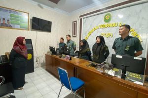 Panmud Hukum Pengadilan Agama Sidikalang Berikan Amanah dalam Morning Briefing Petugas PTSP